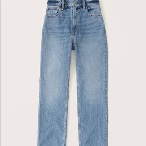 “The 90s Ultra High Rise” Straight Jean